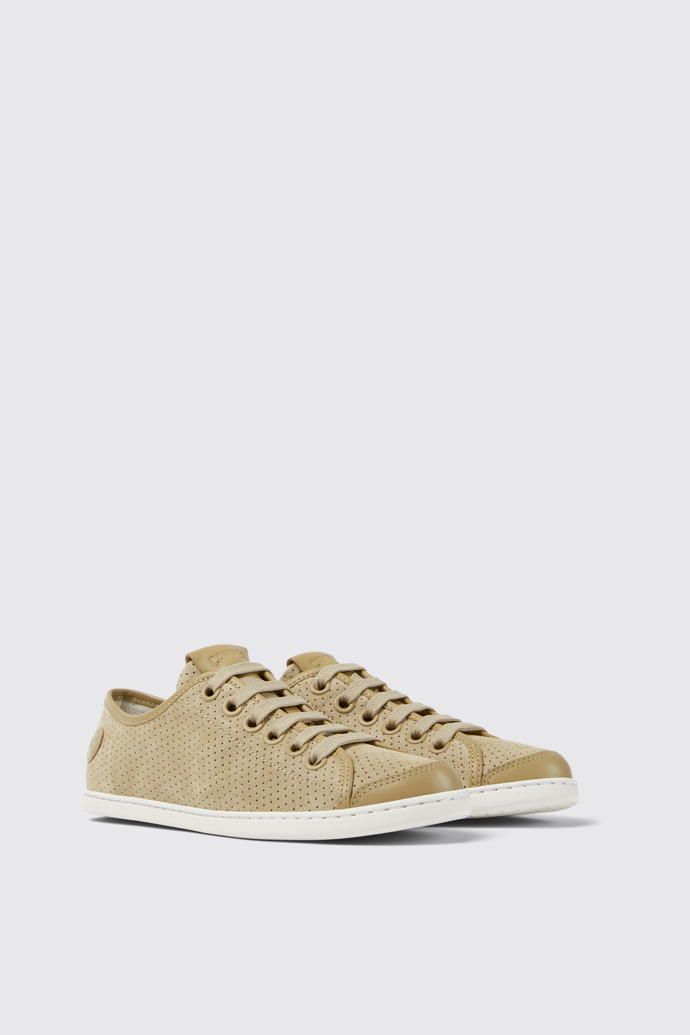 Front view of Uno Beige sneaker for women