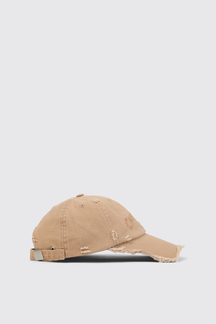 Side view of CAMPERLAB CAP Faded beige distorted washed cap