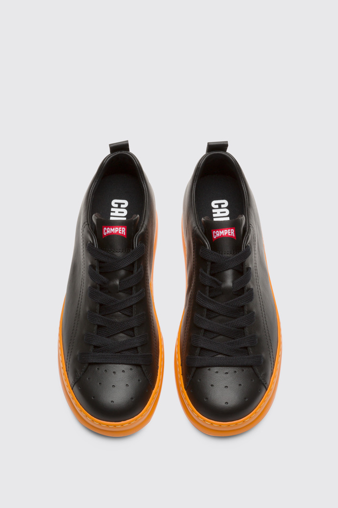 Runner Sneaker negra para hombre