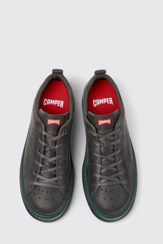 Runner Baskets en nubuck gris pour homme.