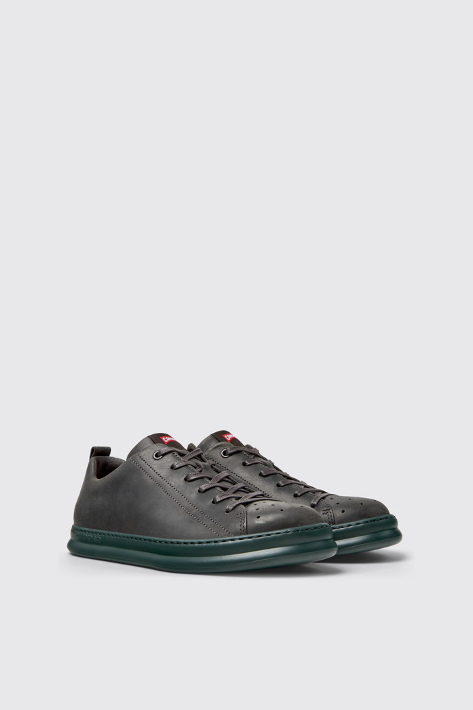 Runner Baskets en nubuck gris pour homme.