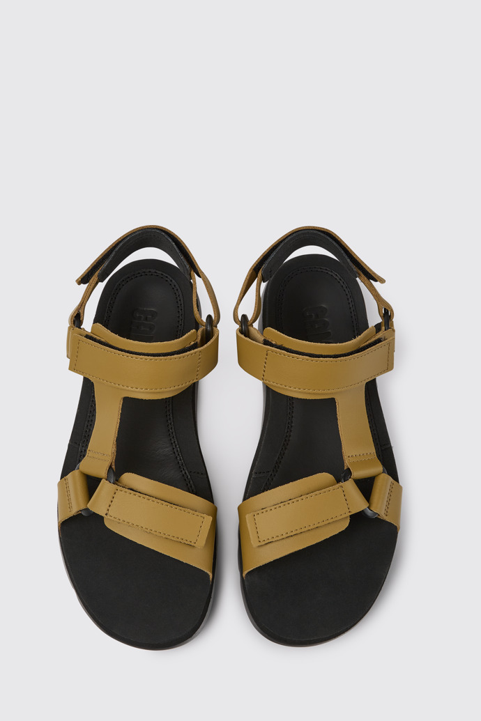 Overhead view of Oruga Brown leather sandals for men