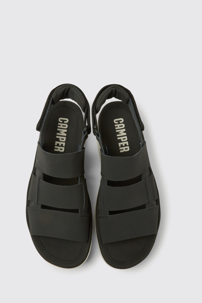 Overhead view of Oruga Men’s black sandal
