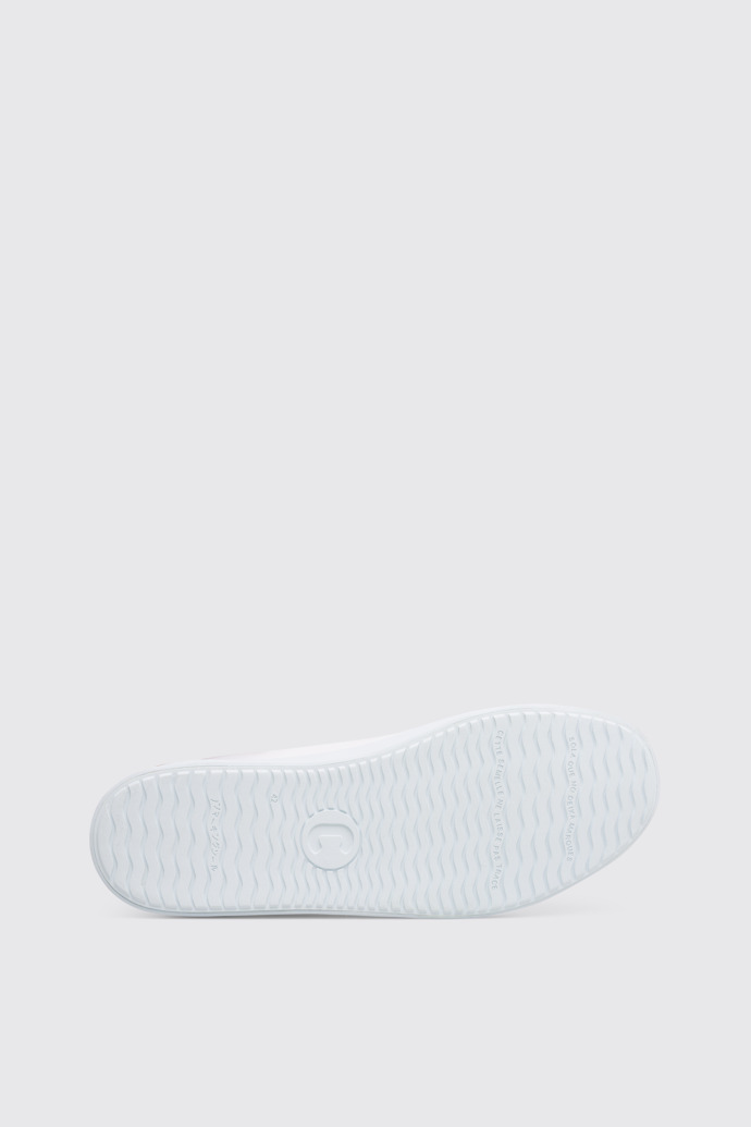 The sole of Imar Men’s gray and white sneaker