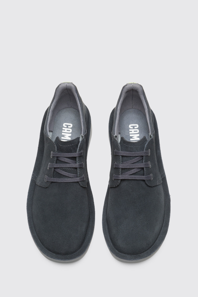 Overhead view of Formiga Men’s dark gray shoe