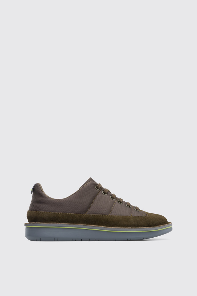 Side view of Formiga Men’s green and dark brown shoe