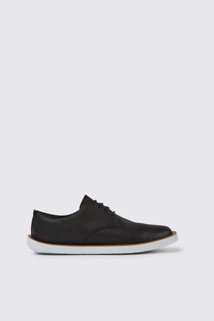 Side view of Wagon Black leather men's shoes