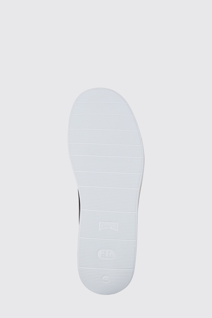 The sole of Wagon Black leather men's shoes