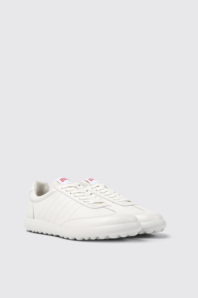 Front view of Pelotas XLite White leather sneakers for men