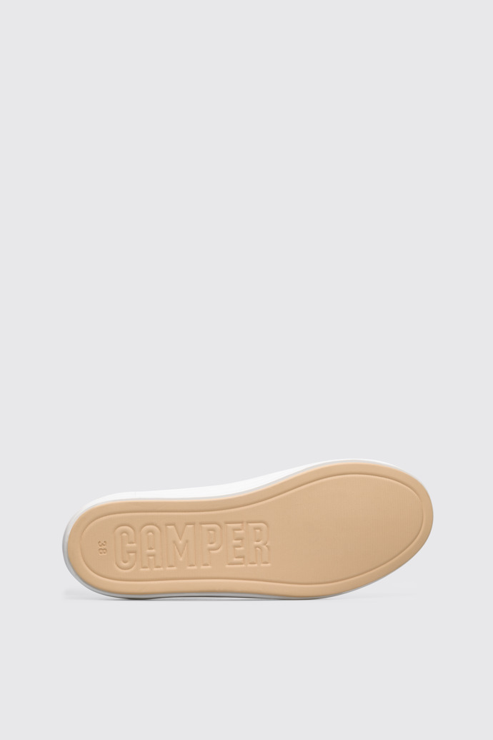 The sole of Hoops Women's white sneaker