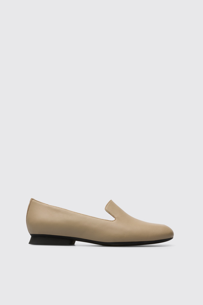 Side view of Casi Myra Women’s beige moccasin