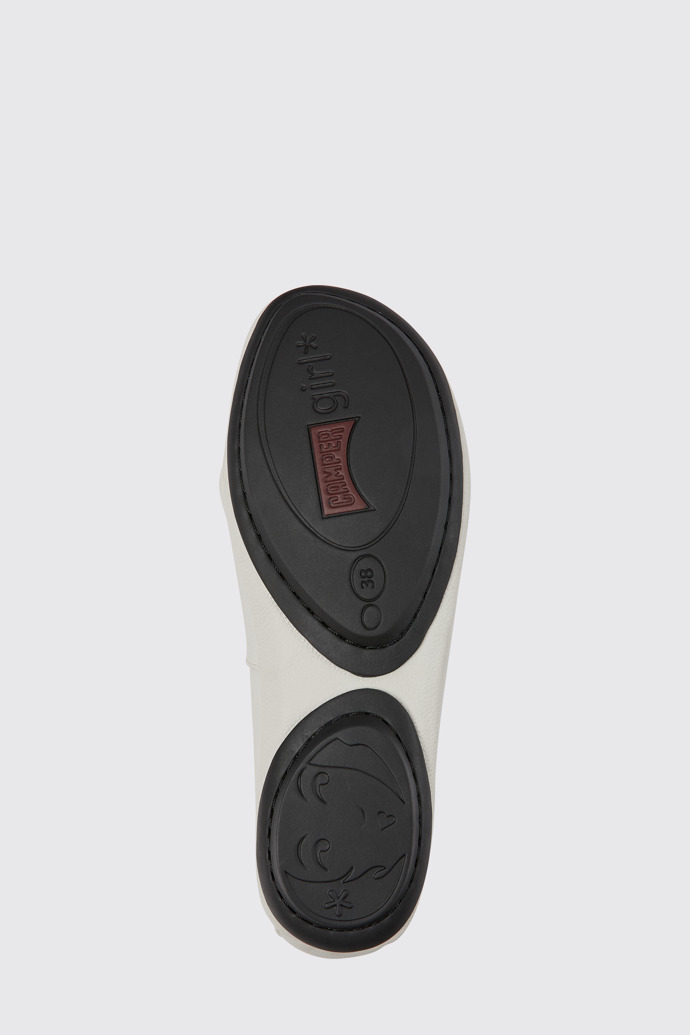 The sole of Right White leather shoes for women