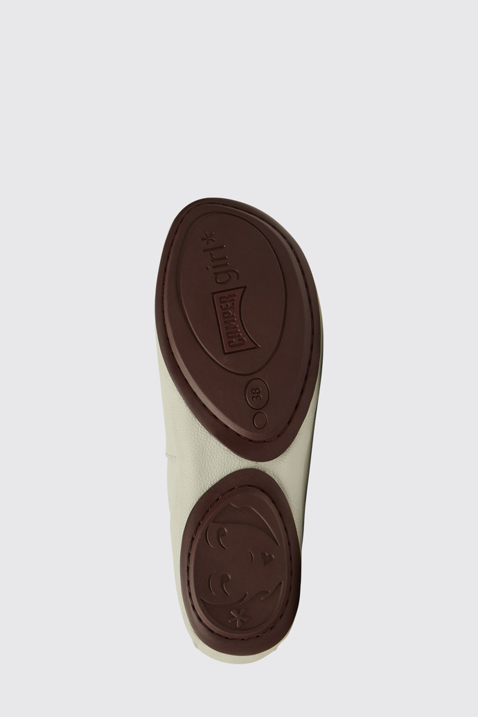 The sole of Right White leather shoes for women