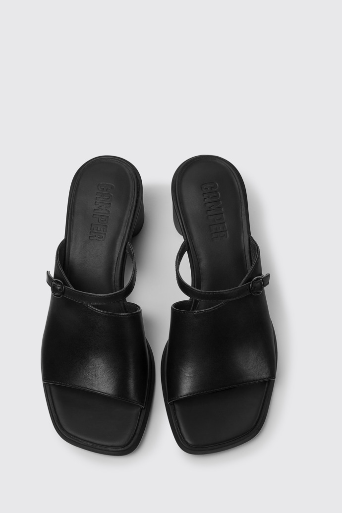 Meda 女生黑色皮革涼鞋俯角