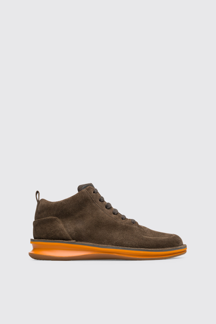 Side view of Rolling Brown ankle boot for men