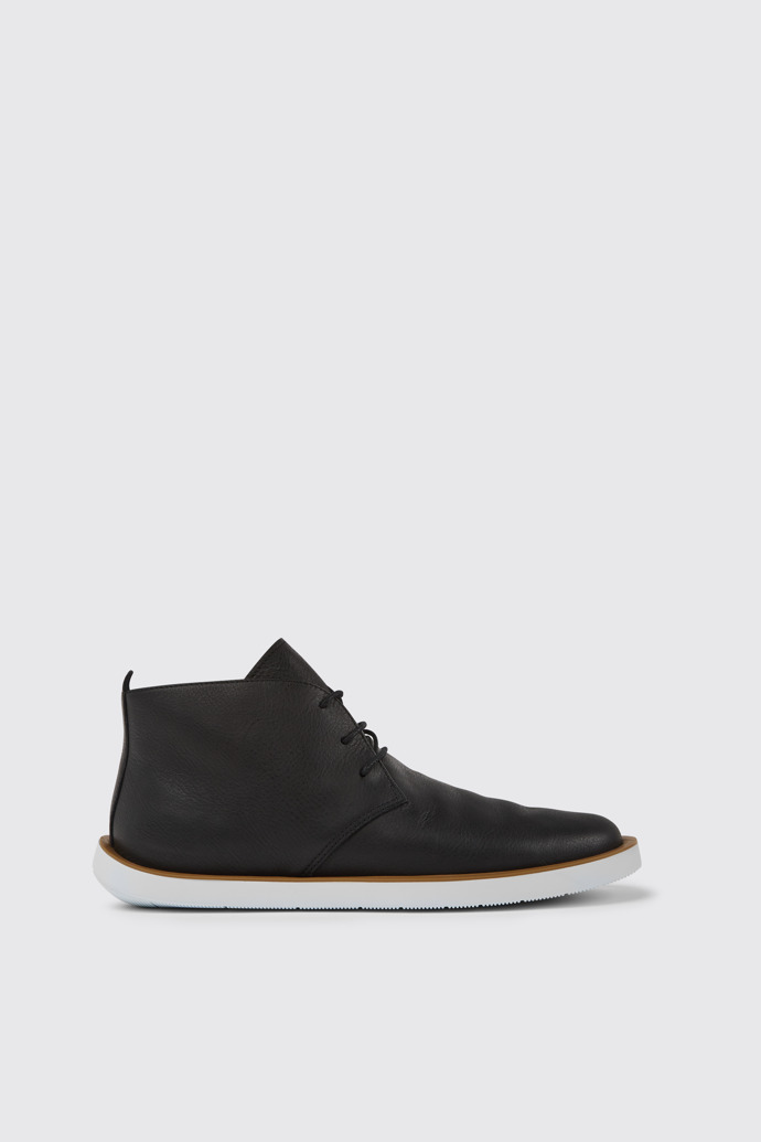Side view of Wagon Black leather men's shoes