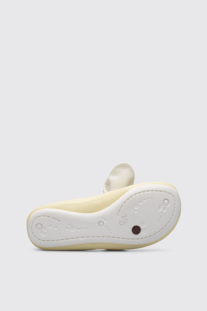 The sole of Right Yellow ballerina shoe for girls