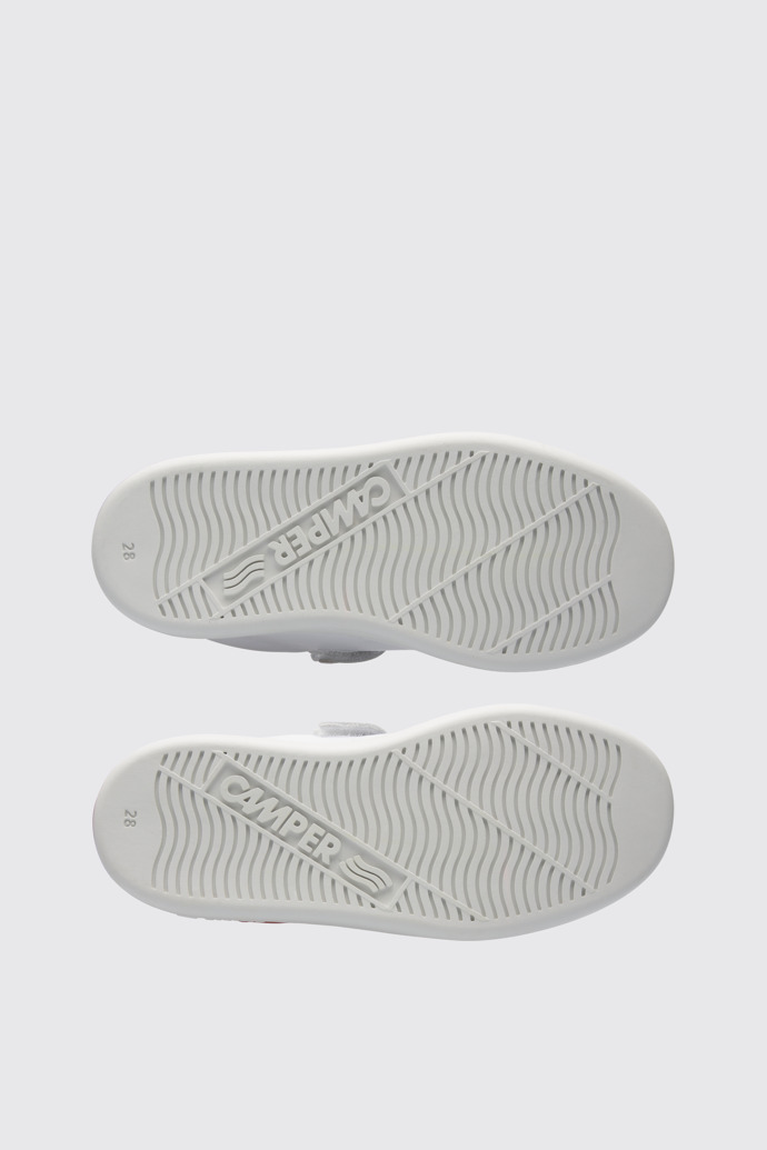 The sole of Twins White sneaker for kids
