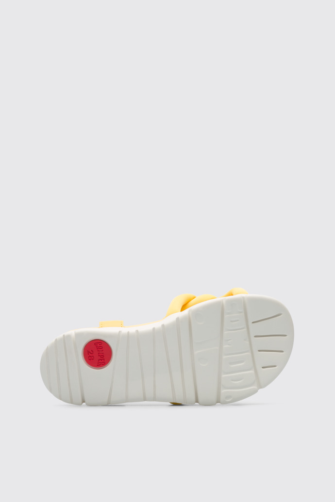 The sole of Oruga Yellow knotted sandal for kids