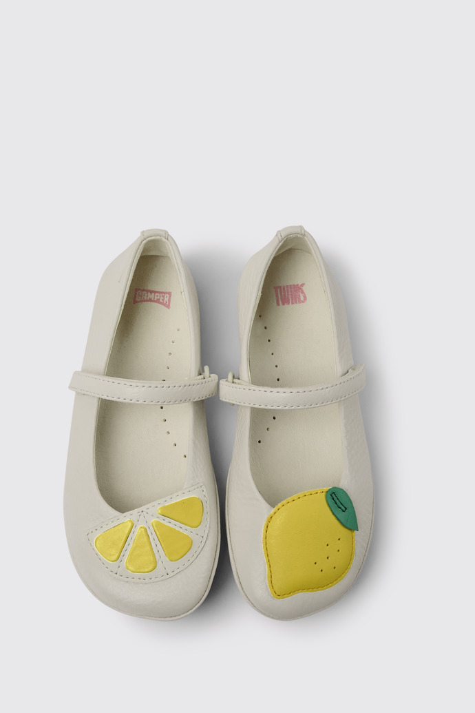 Overhead view of Twins White leather ballerinas for girls
