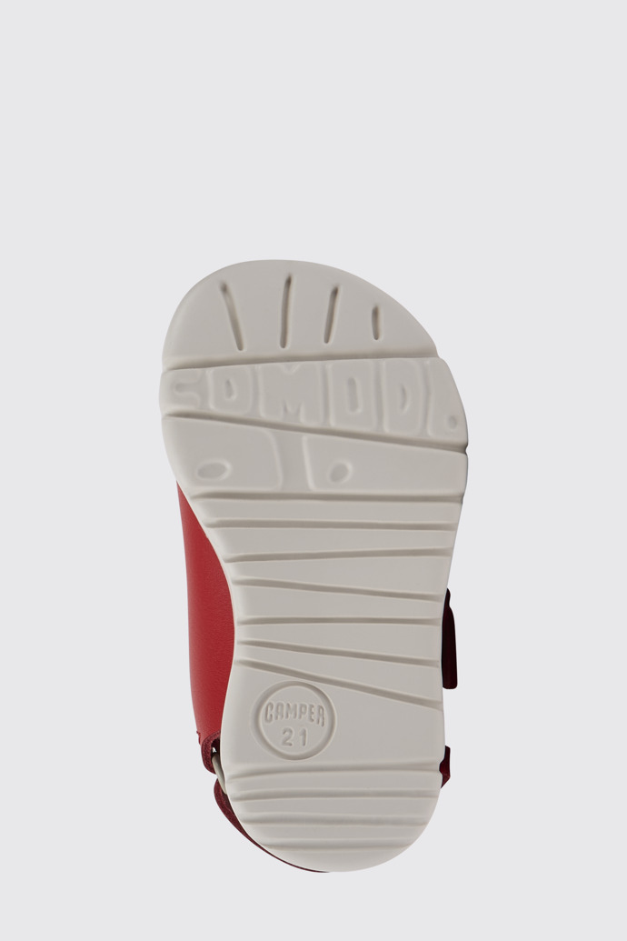The sole of Oruga Red leather sandals for kids