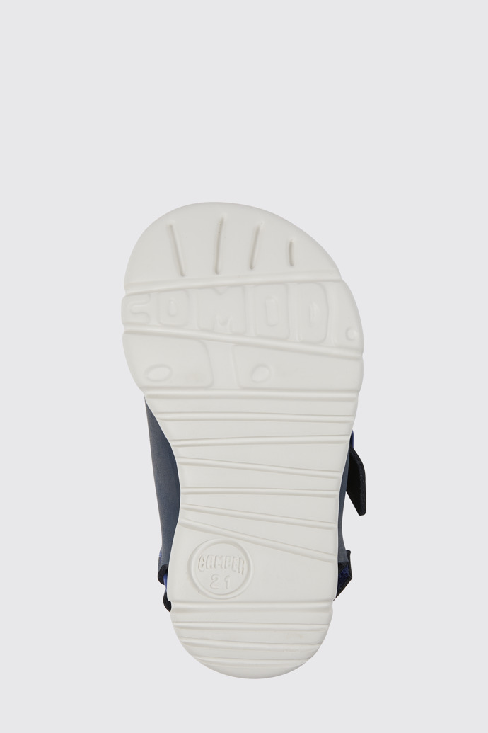 The sole of Oruga Blue leather sandals for kids