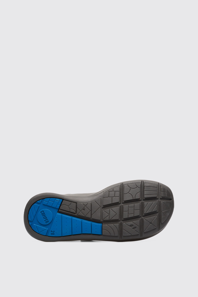 The sole of Ergo Blue mid boot for boys