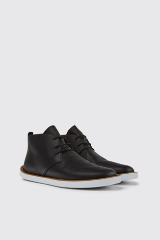 Front view of Wagon Black leather men's shoes
