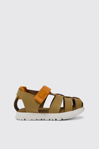Side view of Oruga Brown leather sandals