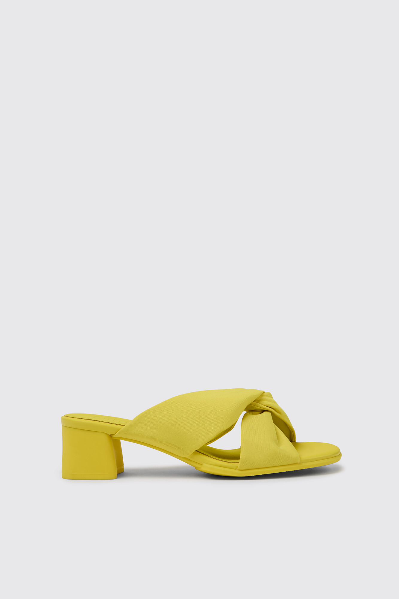 ★yellow★オンライン売り切れスニーカーミュール　Mサイズ YELLO スニーカーミュール