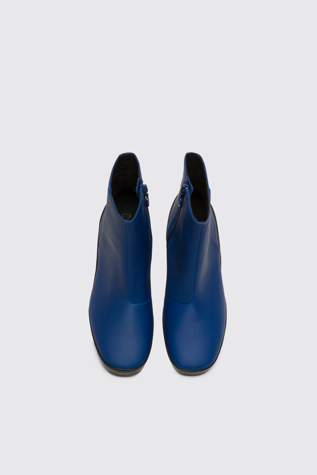 ショートブーツ・ブーティ CAMPERLAB Woman Flat ankle boots Blue A700014-002 TRAKTORI 0 CamperLab Outlet: Flat ankle boots woman - Blue | CamperLab