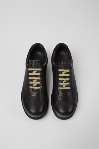 Alternative image of 16002-281 - Pelotas - Iconiche scarpe da uomo nere.