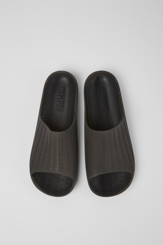 Overhead view of Wabi Black monomaterial sandals for men