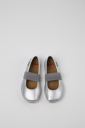 Right Silver Leather Ballerina for Kids. modelin üstten görünümü