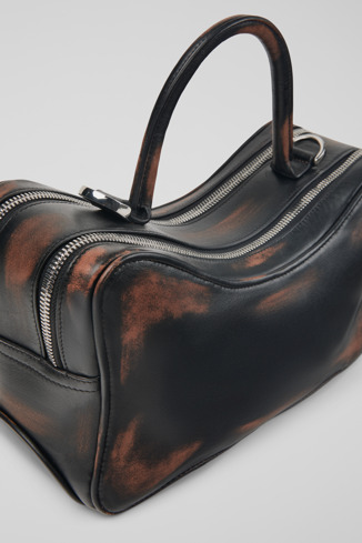 AB00006-001 - CAMPERLAB BAGS - Bolso negro de piel