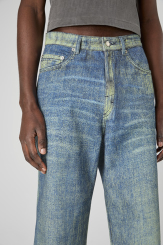 Denim Jeans mit Farbaufdruck in Sandblau