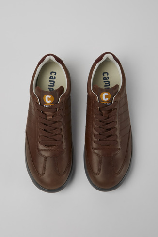 Overhead view of Pelotas XLite Brown leather sneakers for men