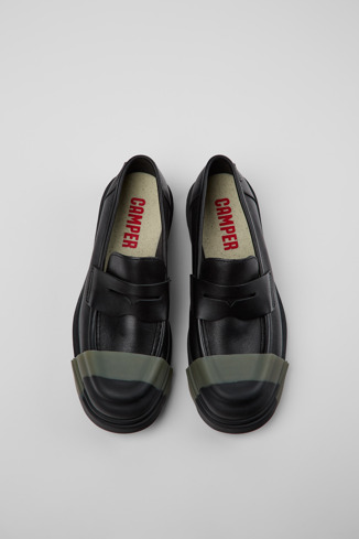 Junction Mocassins en cuir noir pour homme.