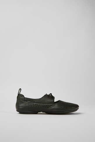 K200441-016 - Right - Chaussures en cuir noir pour femme