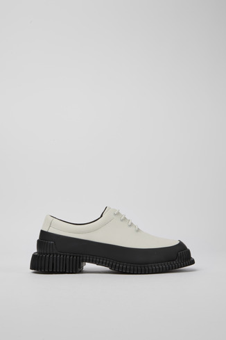 Pix Sapatos com atacadores em couro branco e preto