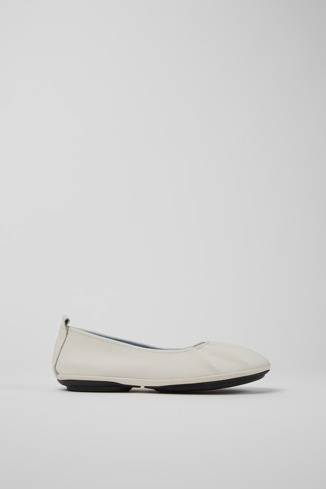 Side view of Right White leather shoes for women