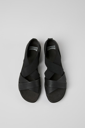 Alternative image of K201367-001 - Right - Sandálias em couro pretas para mulher