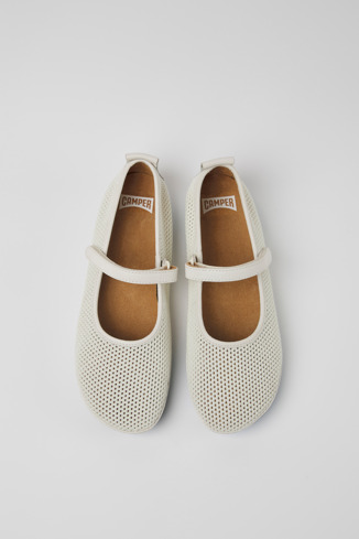 Alternative image of K201402-003 - Right TENCEL® - 白色天絲®網布皮革拼接女款瑪莉珍平底鞋