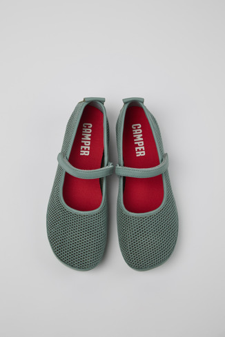 มุมมองด้านบนของ Right Green TENCEL® Lyocell and Leather Moccasins for Women.