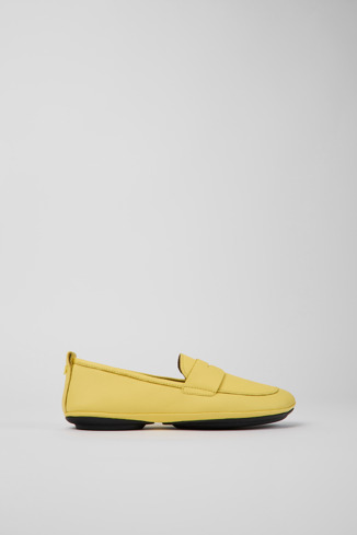 Side view of Right Yellow leather shoes for women