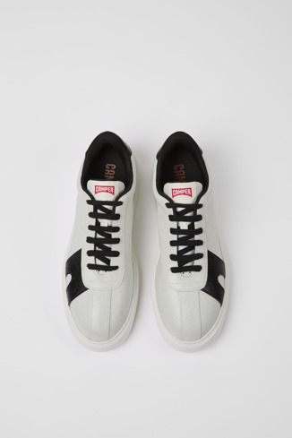 Overhead view of Runner K21 MIRUM® White and black sneakers for women