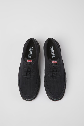 Pix TENCEL® Kadın için siyah TENCEL™ Lyocell ayakkabı modelin üstten görünümü