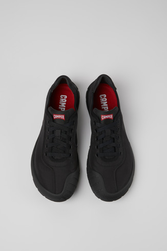 Peu Path Kadın için siyah renkli spor ayakkabı modelin üstten görünümü