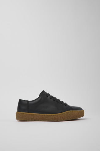 Side view of Peu Terreno Black leather shoes for women