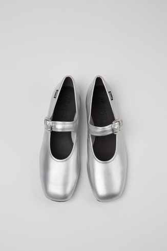 มุมมองด้านบนของ Casi Myra Silver Leather Shoes for Women.